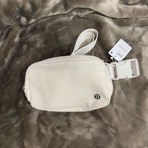 Lululemon Everywhere Belt Bag